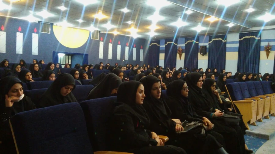 برگزاری جشن به مناسبت ورود دانشجویان جدید