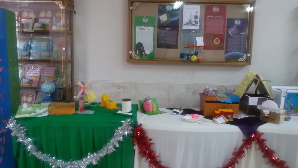 نمایشگاه دست سازه های دانشجویان