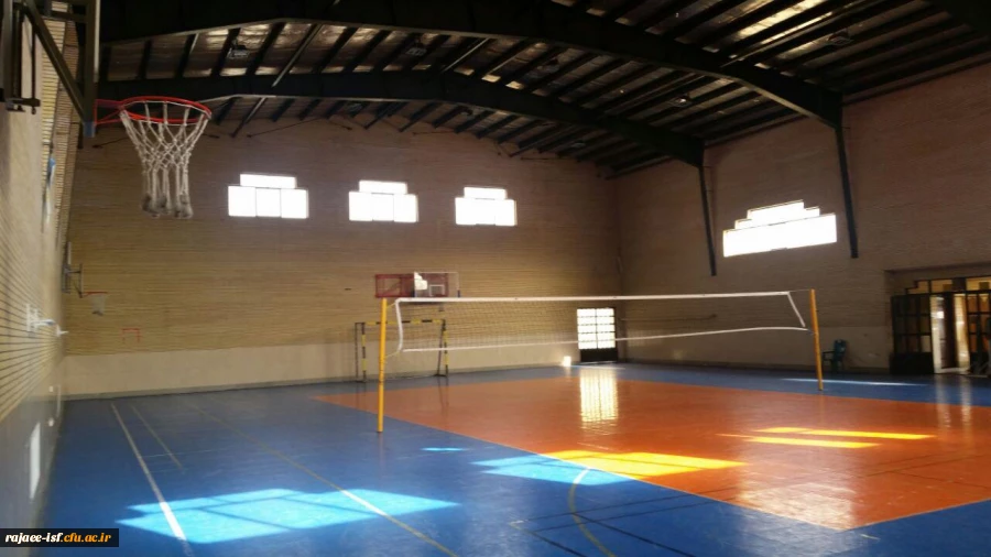 فضای ورزشگاه قبل از ایمن سازی