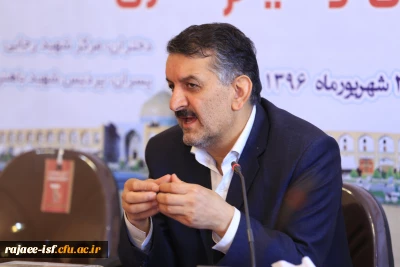 دکتر علاءالدین کیا در نشست خبری دومین دوره کشوری توانمندسازی دانشجومعلمان و استادان در حوزه فیلمنامه نویسی و فیلم سازی:

فیلم یک زبان بین المللی است که همه آدم ها از هر نژاد، زبان و کشور زبانِ فیلم را به آسانی درک می کنند؛