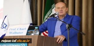 از سوی کارل والتر در سمپوزیوم تربیت معلم ارائه شد:

تربیت معلم جهانی در طلیعه قرن ۲۱ و مطالعات تطبیقی آن