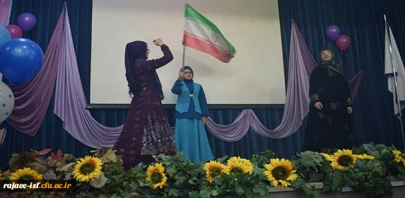 حضور مسئولین و دانشجویان در جشن روز دانشجو