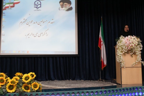 خانم میرزاصفی در جلسه توجیهی دانشجویان جدیدالورود