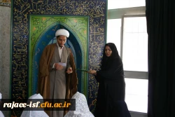 تقدیر از رتبه های برتر رشته های قرآنی در هفته قرآن و دانشگاه