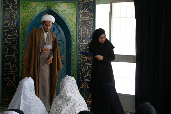 تقدیر از رتبه های برتر رشته های قرآنی در هفته قرآن و دانشگاه