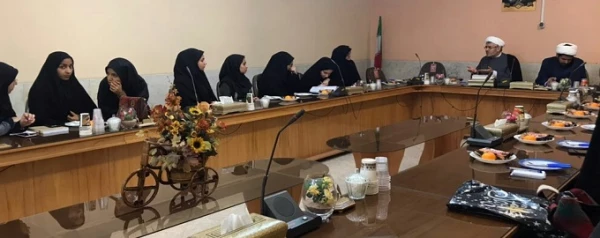 نشست صمیمانه دکتر بهرامی با دبیران کانونها و هیات مذهبی