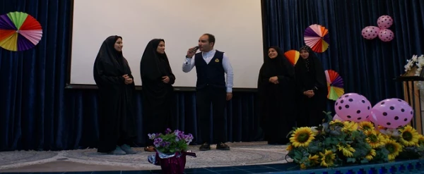 برگزاری مسابقه در جشن میلاد