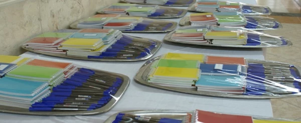 اهداء یادبود به دانشجویان در جشن میلاد حضرت ولیعصر (عج)