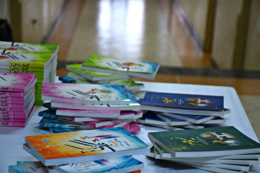 نمایشگاه مجموعه چهار جلدی گلبرگ تالیف استاد دهنوی