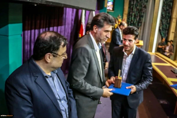 کسب عنوان برگزیده توسط روابط عمومی دانشگاه فرهنگیان استان اصفهان