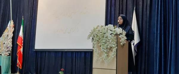 خانم ضیایی در جلسه توجیهی دانشجویان جدیدالورود