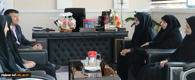 نشست صمیمانه مسئولین مرکز شهید رجایی با دکتر عروف زاد در هفته تربیت بدنی