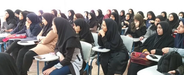 نشست پرسش و پاسخ با مسئولین در آستانه روز دانشجو