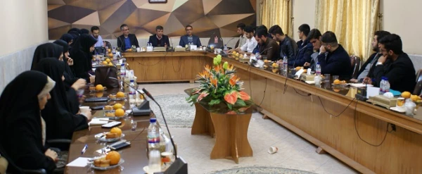 نشست صمیمانه دکتر عروف زاد با اعضای هیئت های مذهبی وتشکل های دانشجویی