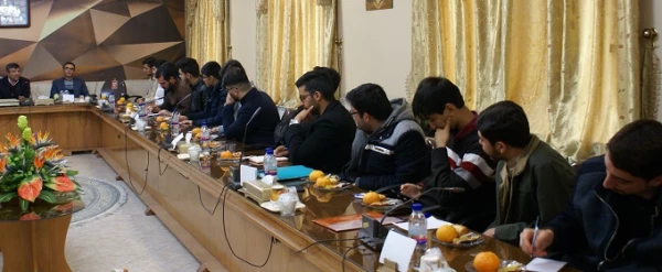 نشست صمیمانه دکتر عروف زاد با اعضای هیئت های مذهبی وتشکل های دانشجویی