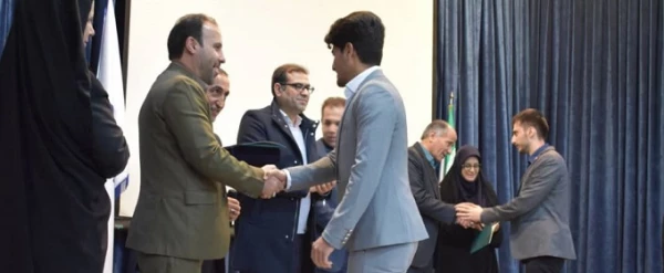 تقدیر از دانشجویان برتر در همایش طرح مسئله در آموزش ریاضی