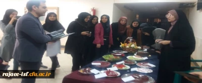 به همت کانون فرهنگی سبک زندگی اسلامی برگزار شد:

جشنواره غذای سنتی در بلندترین شب سال