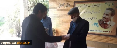 در راستای طرح مبارزه با کرونا انجام شد:

استفاده از تب سنج و توزیع بسته بهداشتی 