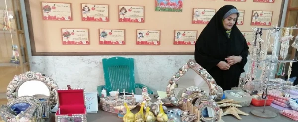 نمایشگاه آثار هنری و صنایع دستی