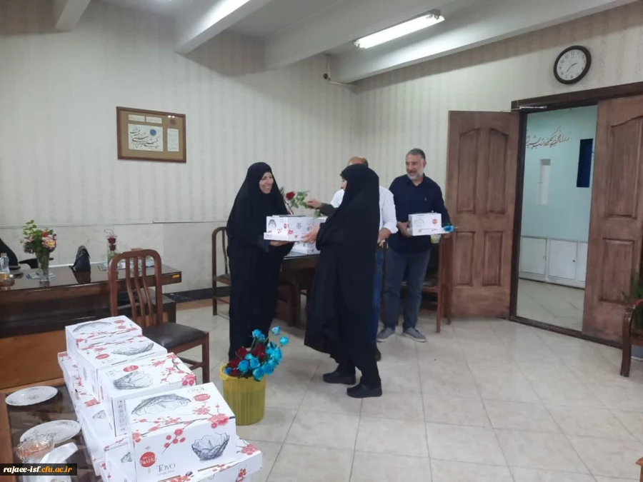 آیین تجلیل از اساتید و کارکنان مرکز شهید رجایی اصفهان به مناسب روز بزرگداشت مقام معلم 2