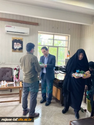 تجلیل از خدمه ی زحمتکش مرکز به مناسب هفته ی  کار و کارگر