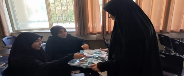 اهدای یادگاری به دانشجو معلمان به مناسبت روز معلم 2