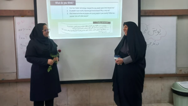 اهدای یادگاری به دانشجو معلمان به مناسبت روز معلم 3