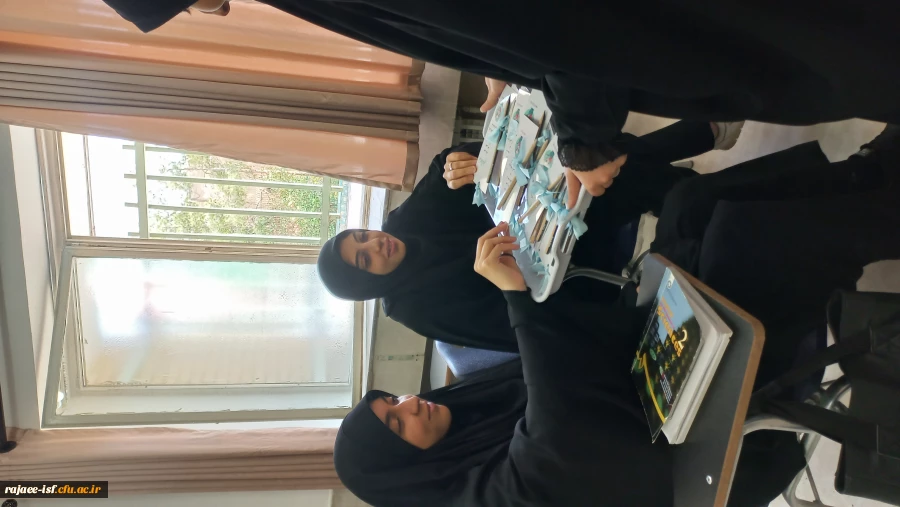 اهدای یادگاری به دانشجو معلمان به مناسبت روز معلم 5