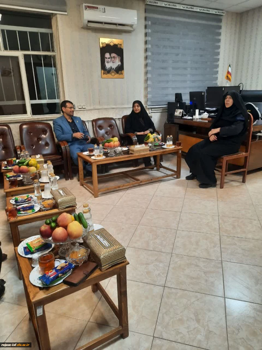 بازدید معاون فرهنگی تربیتی دانشگاه فرهنگیان از مرکز شهید رجایی اصفهان 2