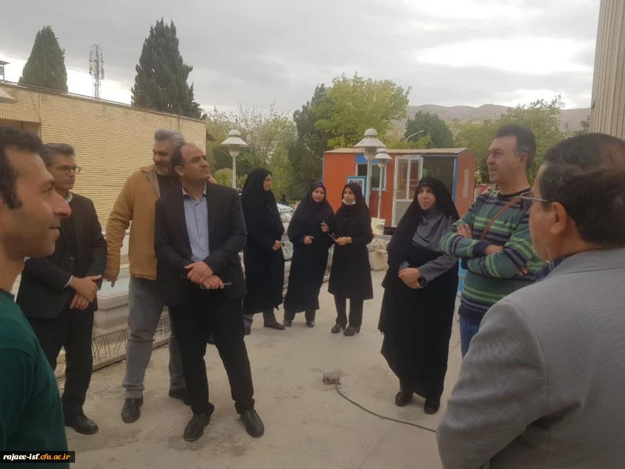 بازدید مسئولین از آزمایشگاه مرکز شهید رجایی 2
