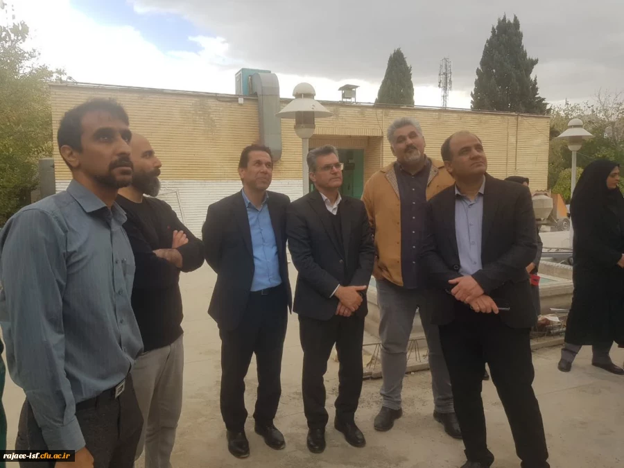 بازدید مسئولین از آزمایشگاه مرکز شهید رجایی 3