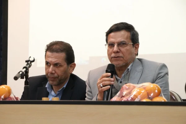 نشست صمیمی مسئولین دانشگاه با دانشجویان در مرکز شهید رجایی 2