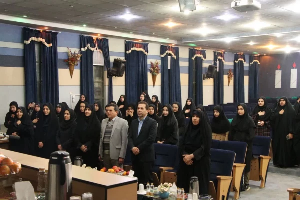 نشست صمیمی مسئولین دانشگاه با دانشجویان در مرکز شهید رجایی 3