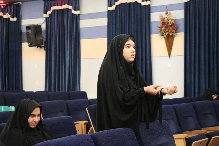 نشست صمیمی مسئولین دانشگاه با دانشجویان در مرکز شهید رجایی 10