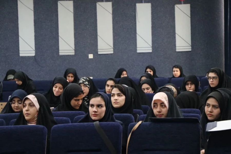 دوره تخصصی دو روزه فیزیک برای معلمان
"از نظریه تا کلاس درس 4