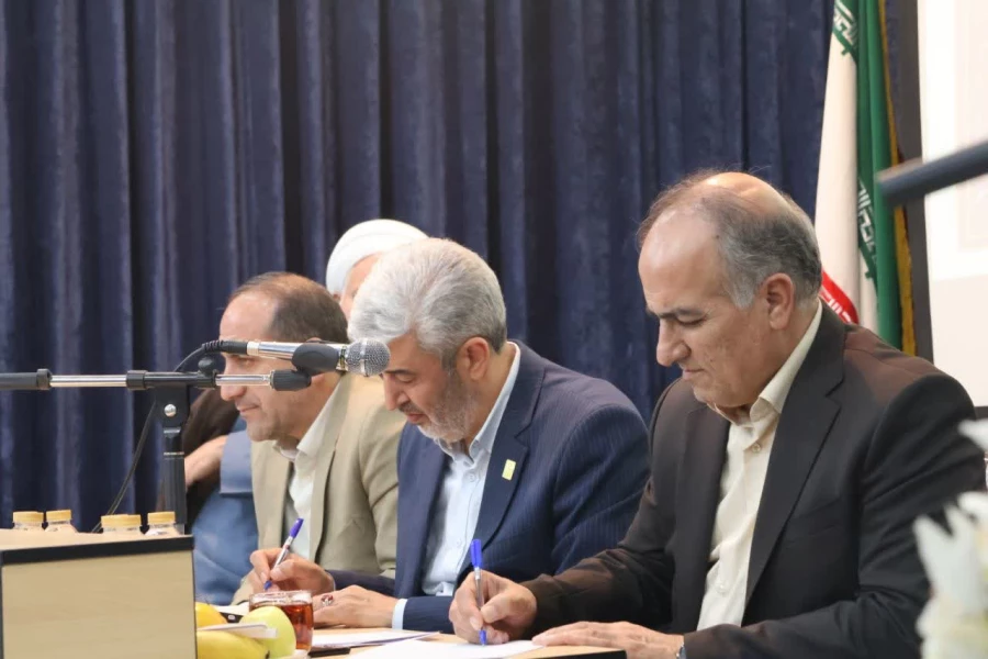 نشست اساتید و کارکنان دانشگاه فرهنگیان استان اصفهان با رئیس دانشگاه فرهنگیان 5