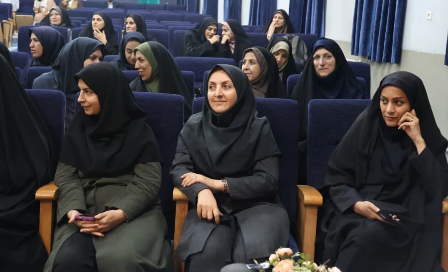 نشست اساتید و کارکنان دانشگاه فرهنگیان استان اصفهان با رئیس دانشگاه فرهنگیان 8