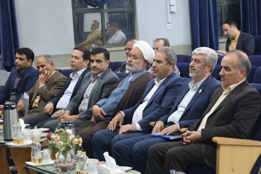 نشست اساتید و کارکنان دانشگاه فرهنگیان استان اصفهان با رئیس دانشگاه فرهنگیان 9