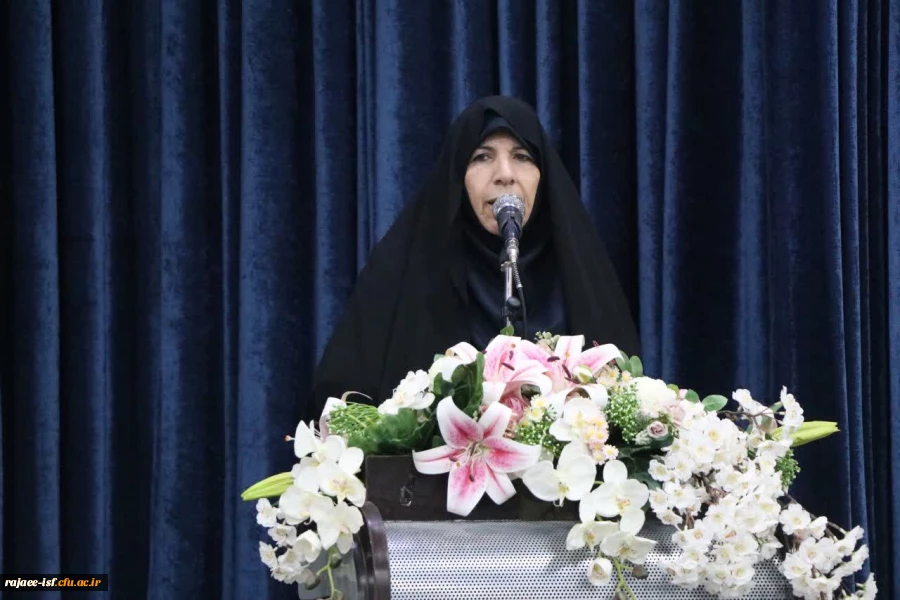 مراسم گرامی داشت روز دانشجو در دانشکده علوم پایه شهید رجایی برگزار شد. 5