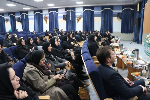 نشست مدیران مدارس کارورزی با مسئولان دانشکده علوم پایه شهید رجایی و اداره  کل آموزش وپرورش استان اصفهان  2